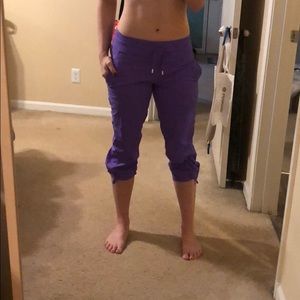 Dance studio crops (lululemon)